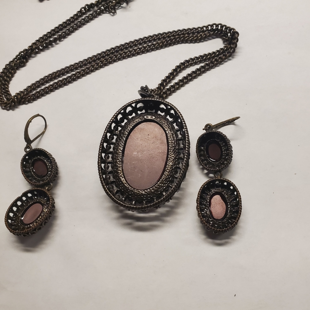 Avon Pendant Necklace & matching Earrings ruby red oval Set. 20 in. - Picture 4 of 4